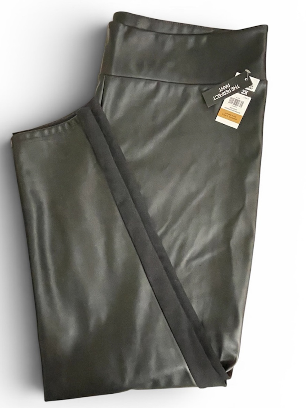 Black Faux-Leather and Stretchy Smooth Fabric Pull on Womens Pants size 2X